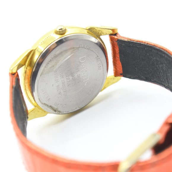 Vintage Merry Christmas Women's Collector Casual Retro Gold Tone Watch 90's - Picture 4 of 4